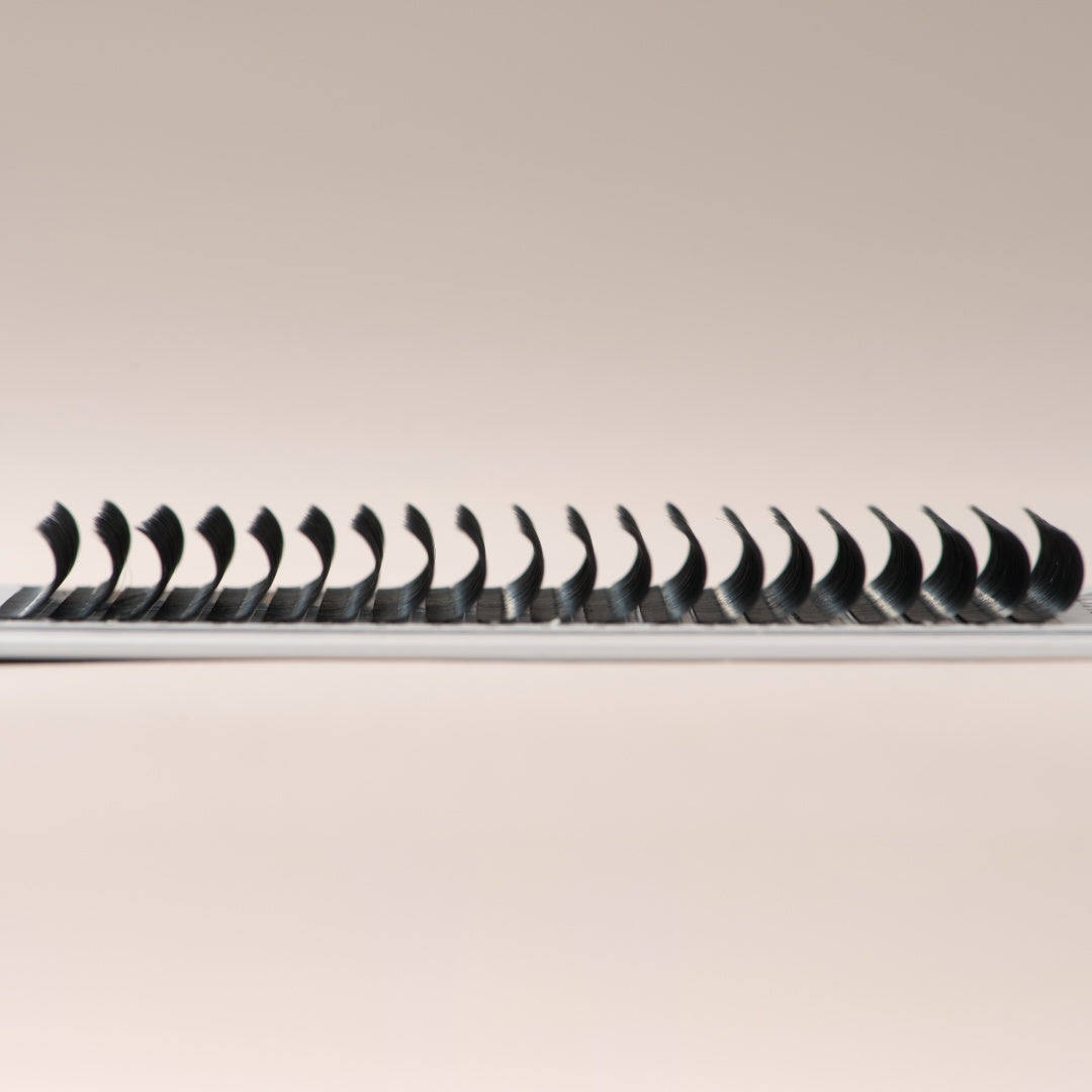 AIREL PRO Cashmere 0.03 – Ultra Dark Matte Volume Lashes