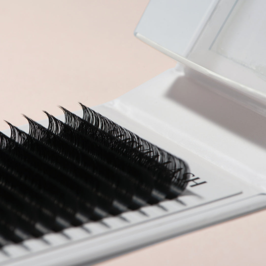 AIREL PRO Cashmere 0.03 – Ultra Dark Matte Volume Lashes